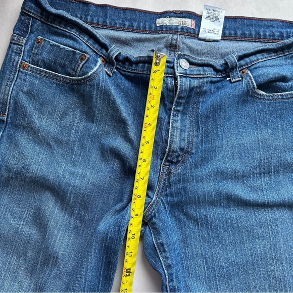 Vintage 2005 Levi’s Denim Women’s Shorts Size 14 11 inch inseam Medium Wash - Picture 7 of 9